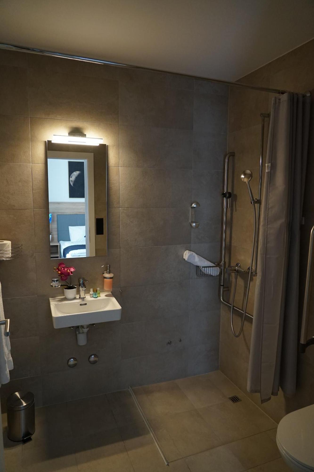 Perron 10 Centra Hotel Винтертур Экстерьер фото
